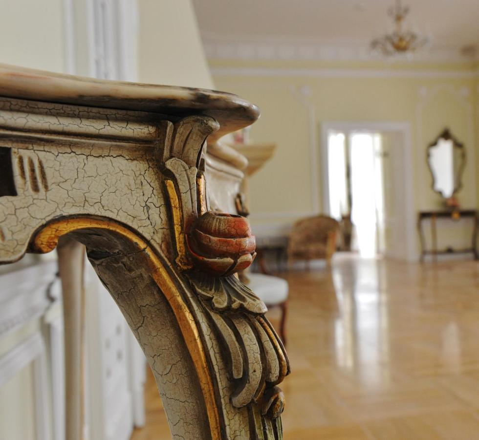 Palac Kobylin Екстер'єр фото